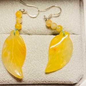 Beautiful yellow color jade in leaf shape.